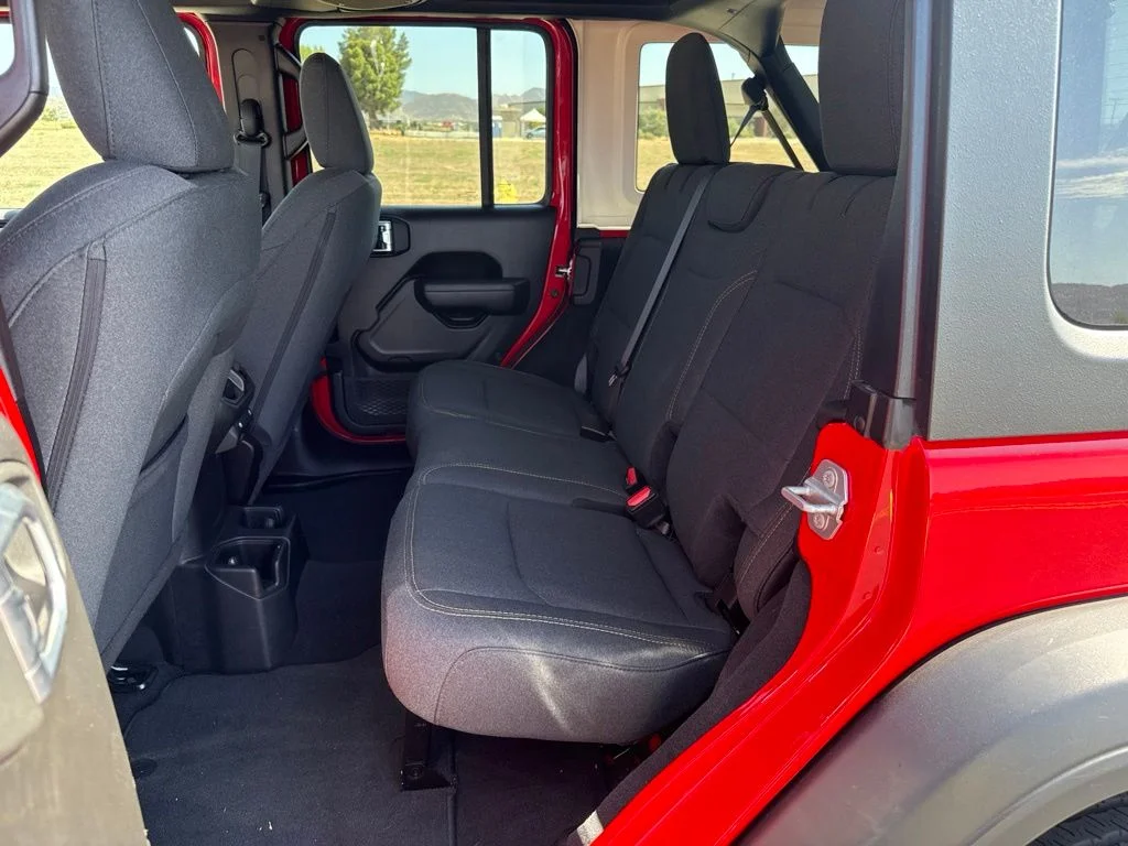 Used 2025 Red Jeep Sport S image 19