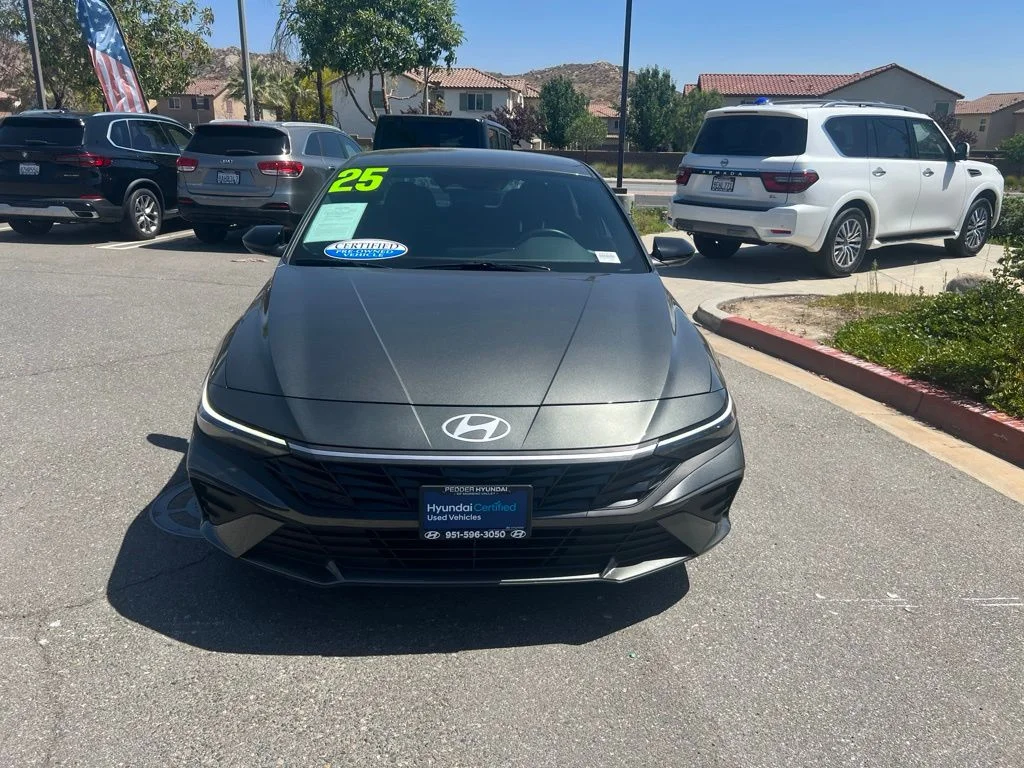 Used 2025 Gray Hyundai SEL Sport image 2