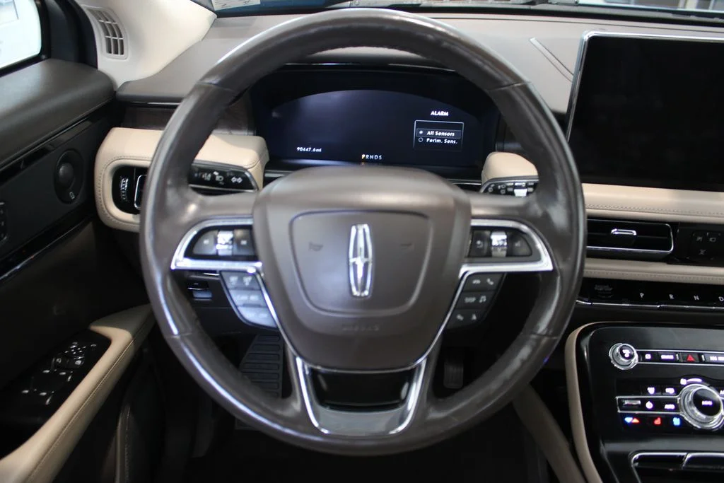 Used 2021 Blue Lincoln Reserve image 23