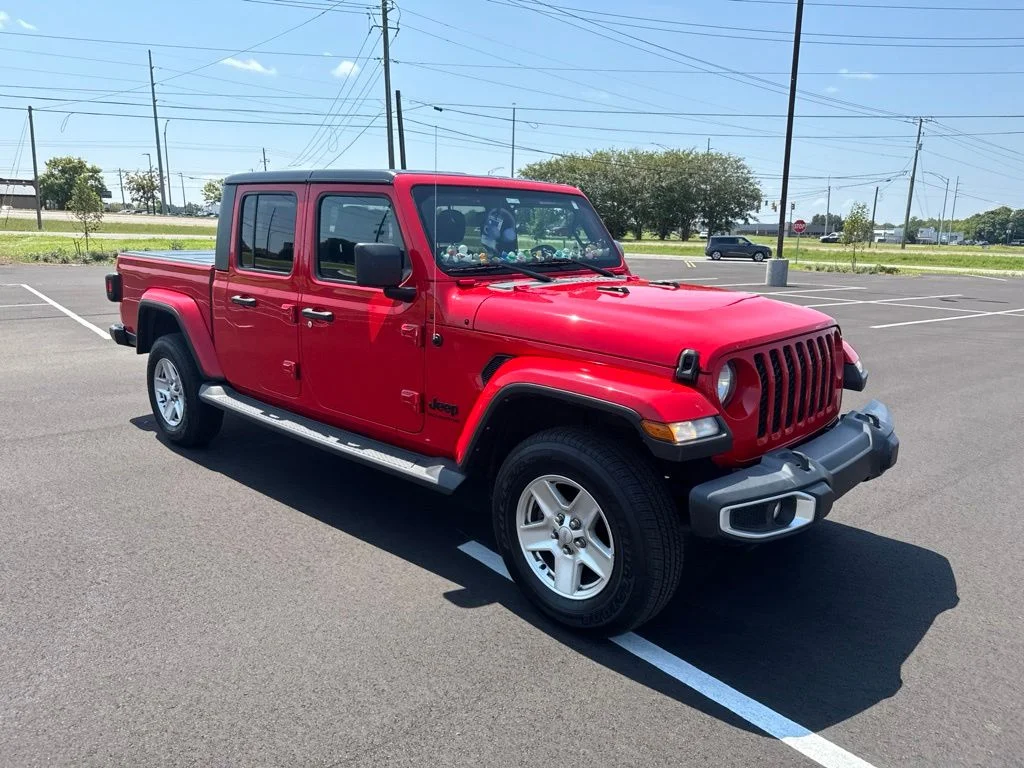 Used 2023 Red Jeep Sport S image 19
