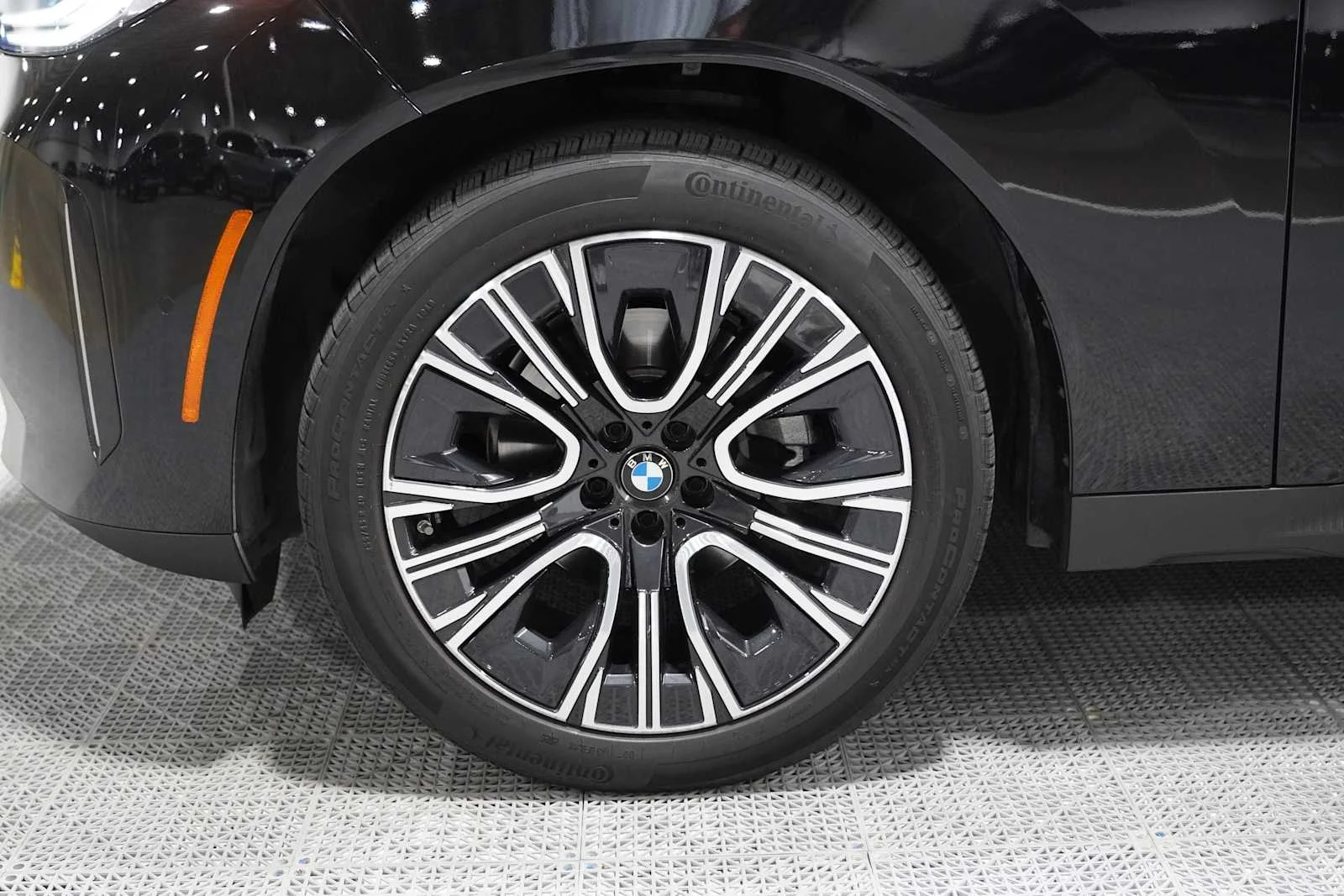 Used 2025 Black Sapphire Metallic BMW 30 xDrive image 8