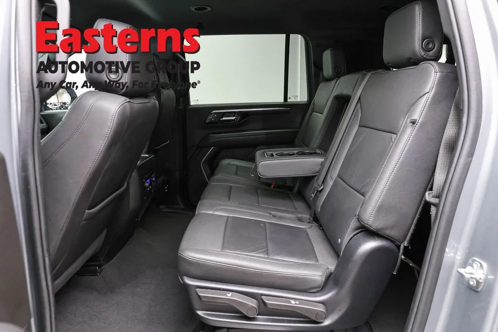 Used 2025 Gray Chevrolet Z71 image 23