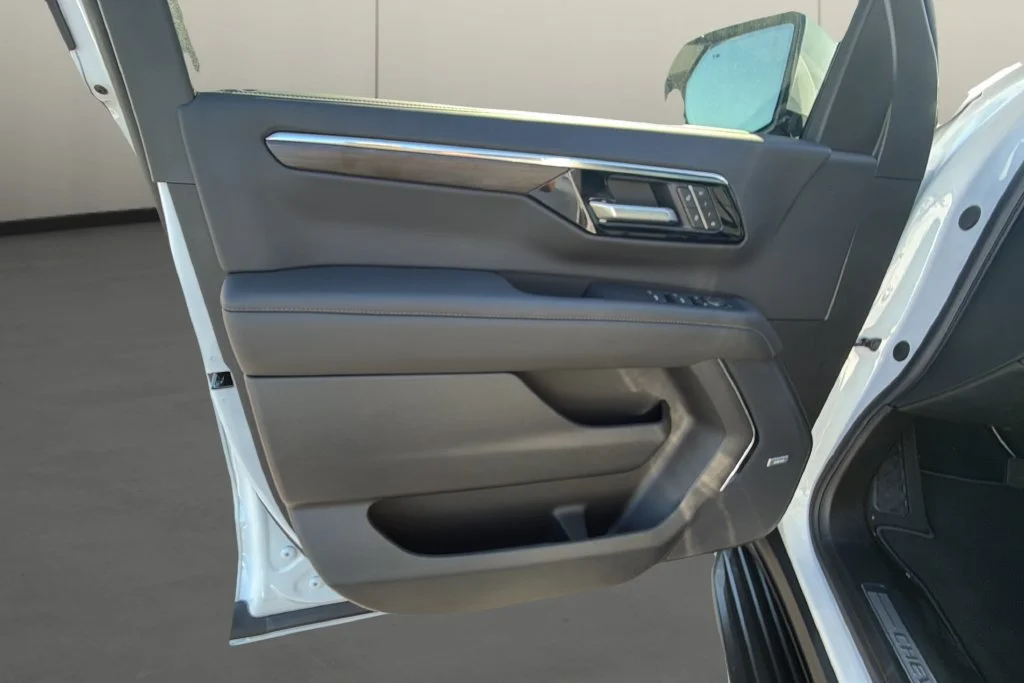 New 2026 Summit White Chevrolet LT image 14