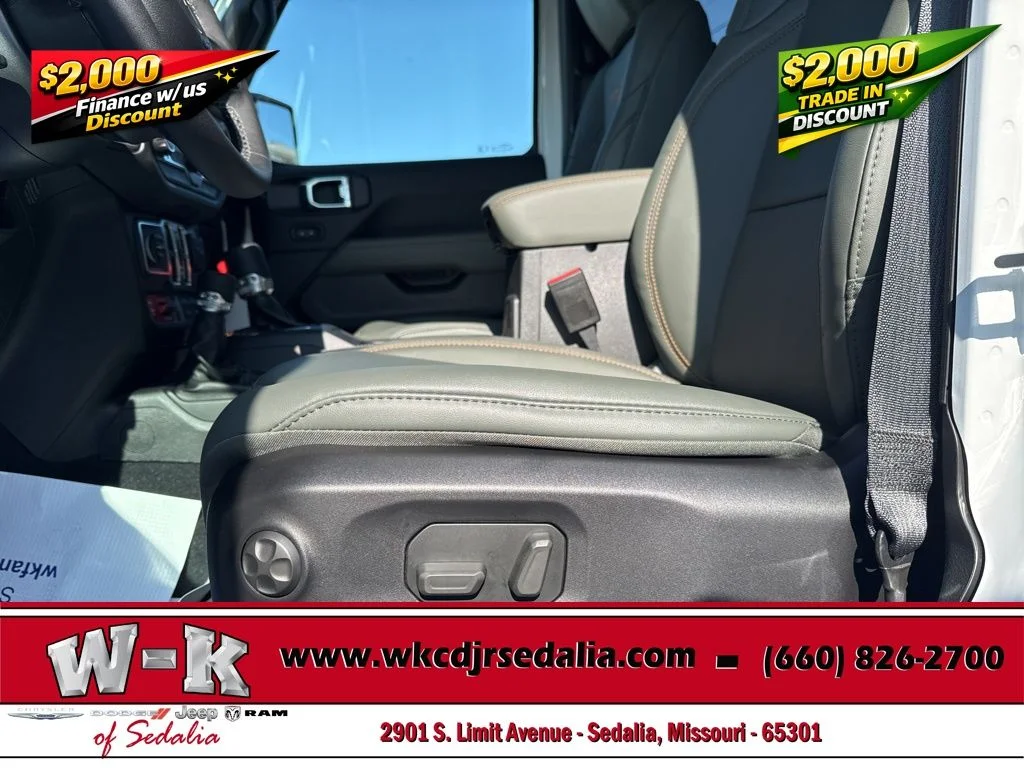 New 2026 White Jeep Mojave image 14