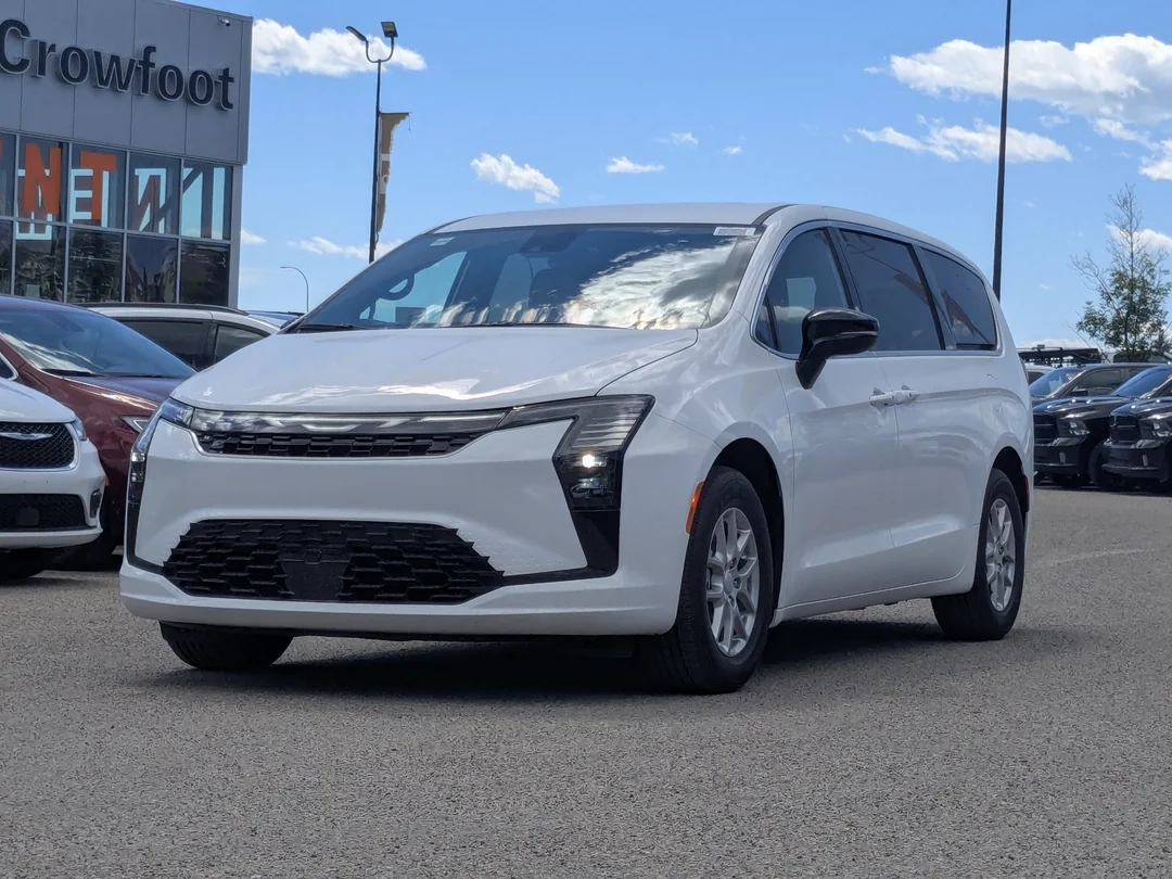 New 2027 White Chrysler Select - - FWD - Stow n Go Seating - Remote Start - Adaptive Cruise w/Stop&Go & More! image 4