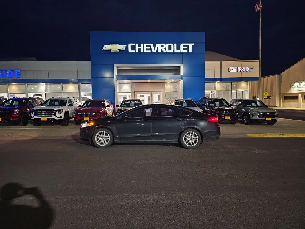 Used 2013 Black Ford SE image 1