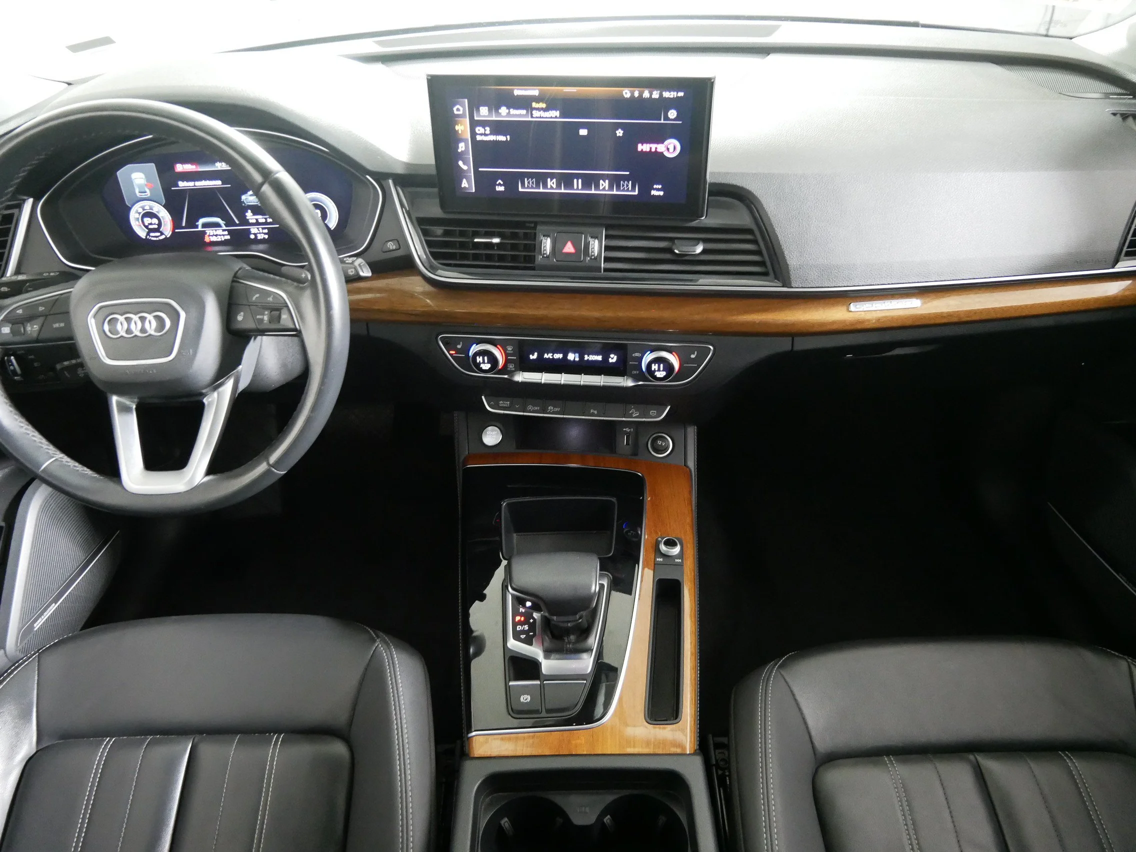 Used 2023 Florett Silver Metallic Audi S line Premium Plus image 10