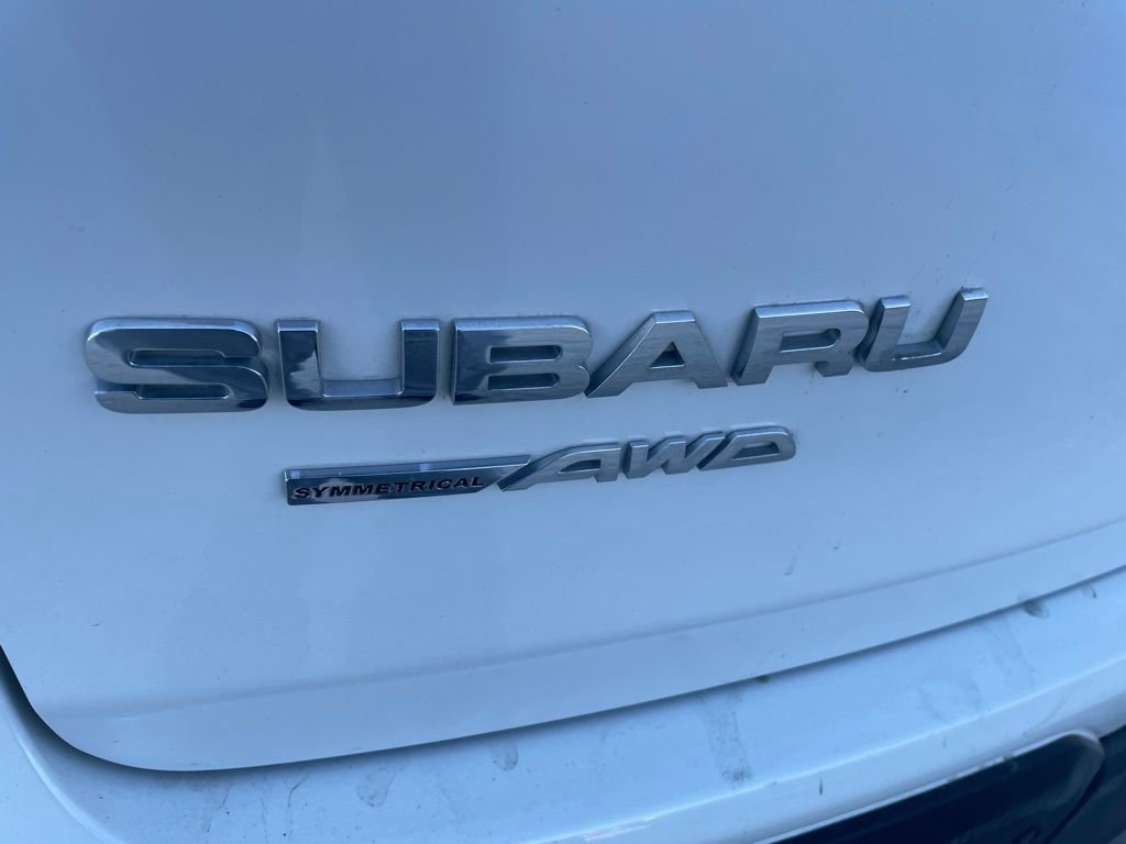 Used 2023 Crystal White Pearl Subaru Limited image 9
