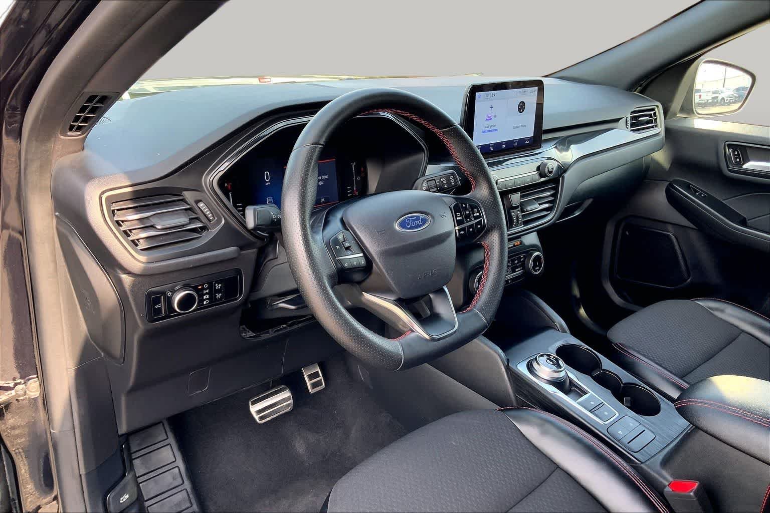Used 2024 Agate Black Metallic Ford ST-Line image 16