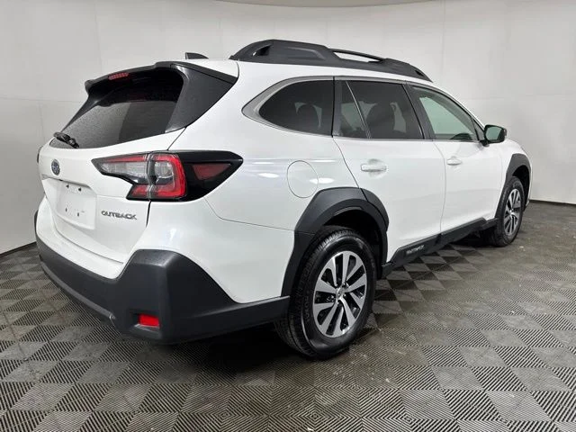 Used 2024 Crystal White Pearl Subaru 2.5i image 3