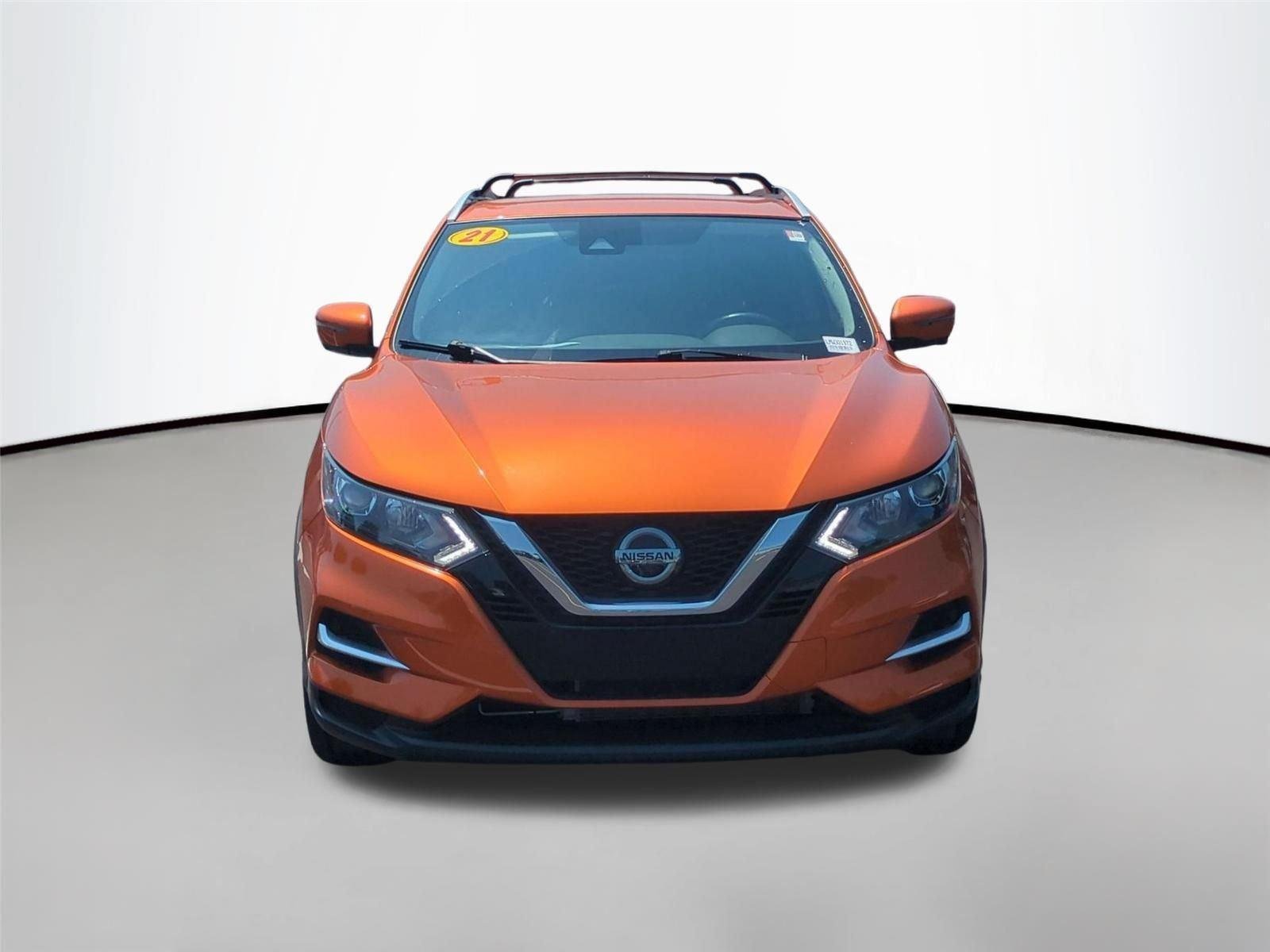 Used 2021 Monarch Orange Metallic Nissan SL image 8