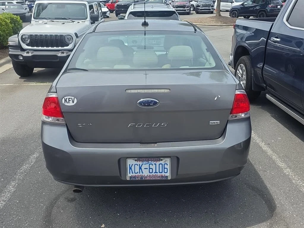 Used 2010 Sterling Gray Metallic Ford SEL image 3