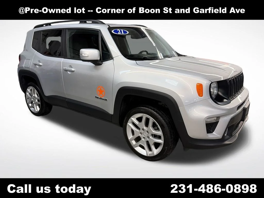 Used 2021 Silver Jeep Latitude image 8