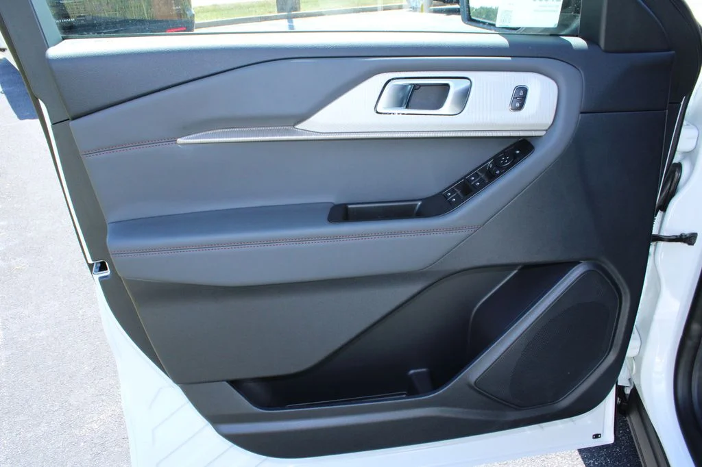 New 2027 White Ford 4DR 4WD ACTIVE image 33