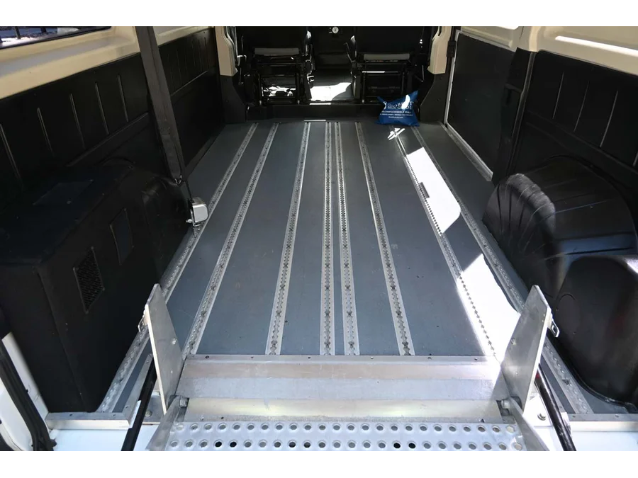 Used 2014 WHITE Ram 136 WB Low Roof Mobility Handicap Van image 19