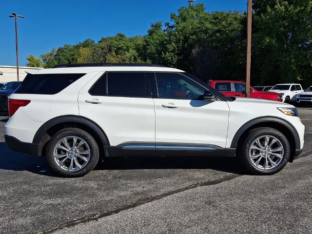 Used 2023 White Ford XLT image 7