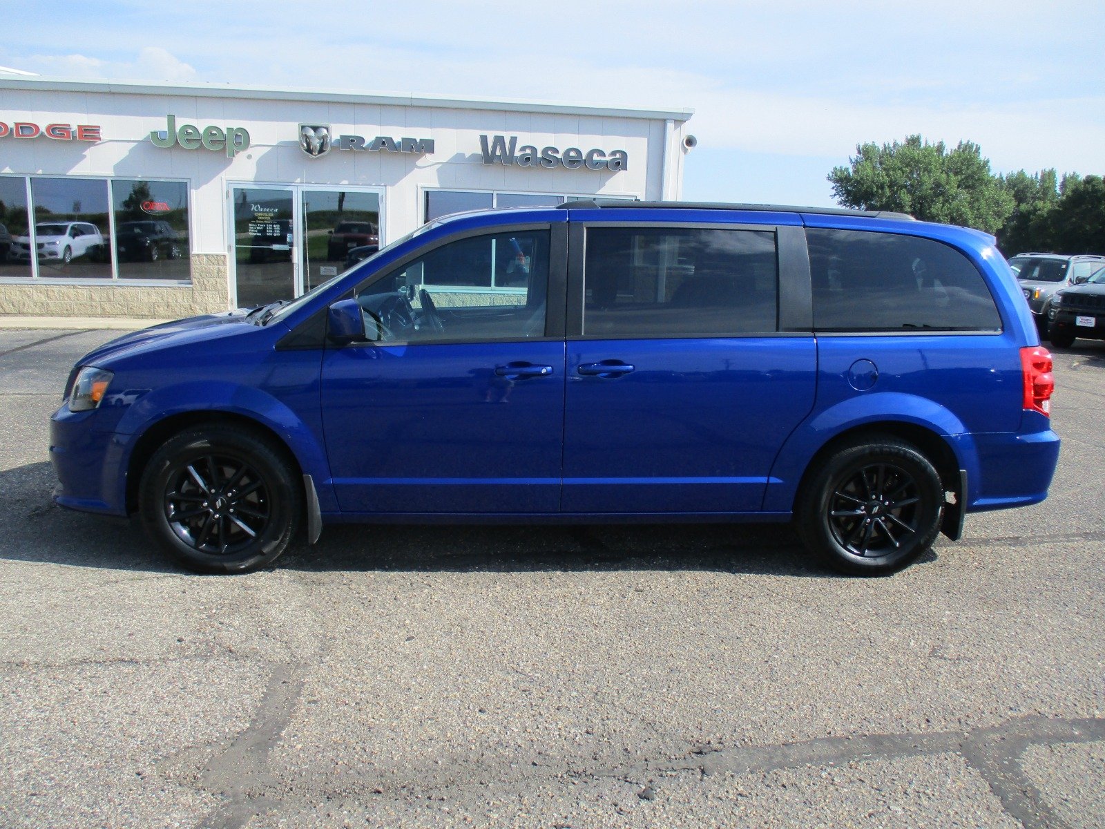 Used 2019 Dodge Grand Caravan SXT with VIN 2C4RDGCG9KR678039 for sale in Waseca, Minnesota