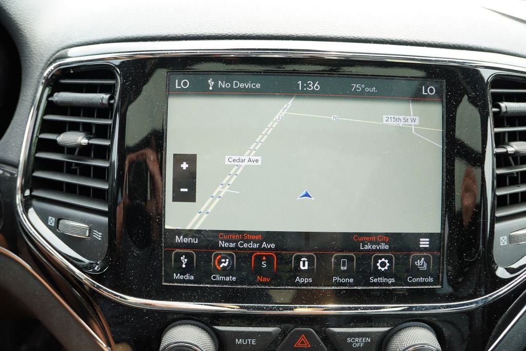 Used 2020 Diamond Black Crystal Pearlcoat Jeep Trailhawk image 7