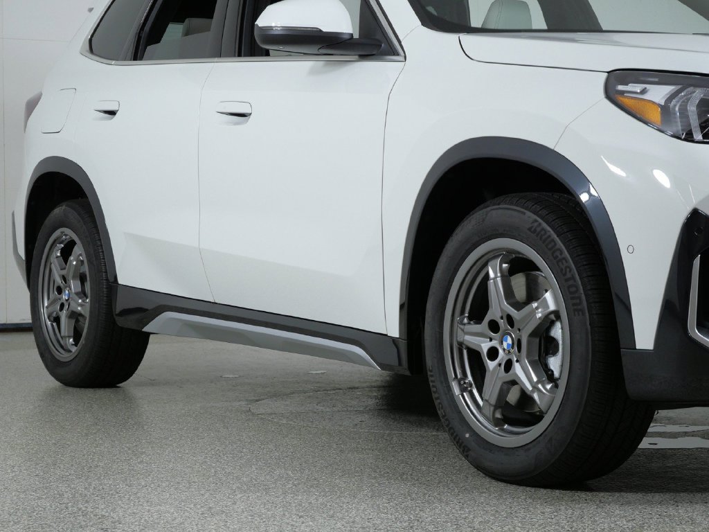 New 2027 Alpine White BMW xDrive28i image 6