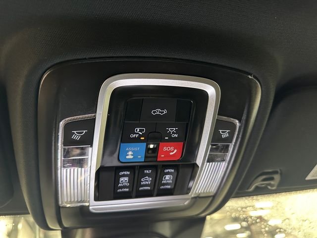 New 2026 Diamond Black Crystal Pearl-Coat Exterior Paint RAM Laramie image 38
