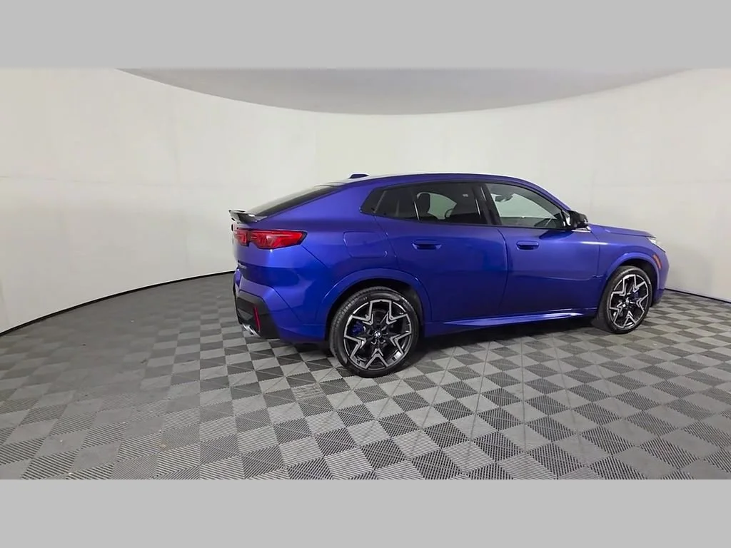Used 2025 Blue Metallic BMW M35i image 39