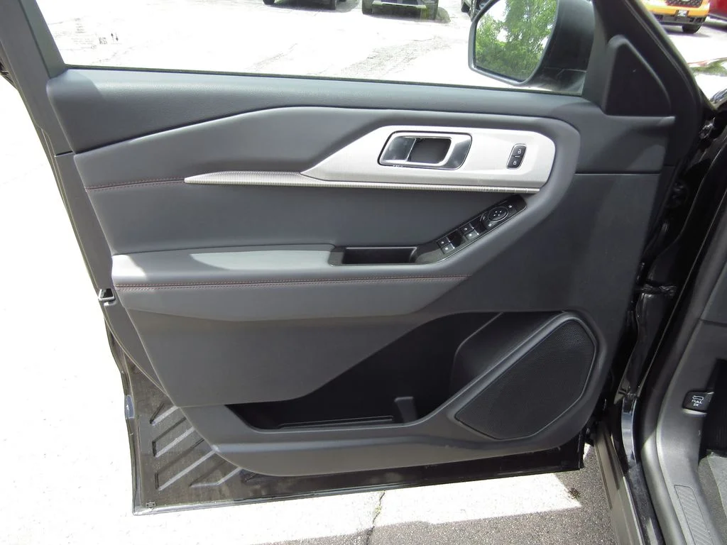 New 2026 Agate Black Metallic Ford Active image 25