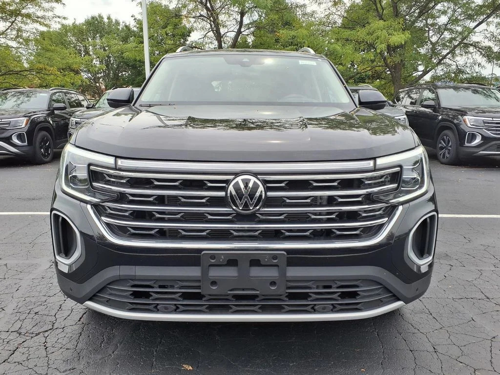 New 2026 Deep Black Pearl Volkswagen SEL image 6