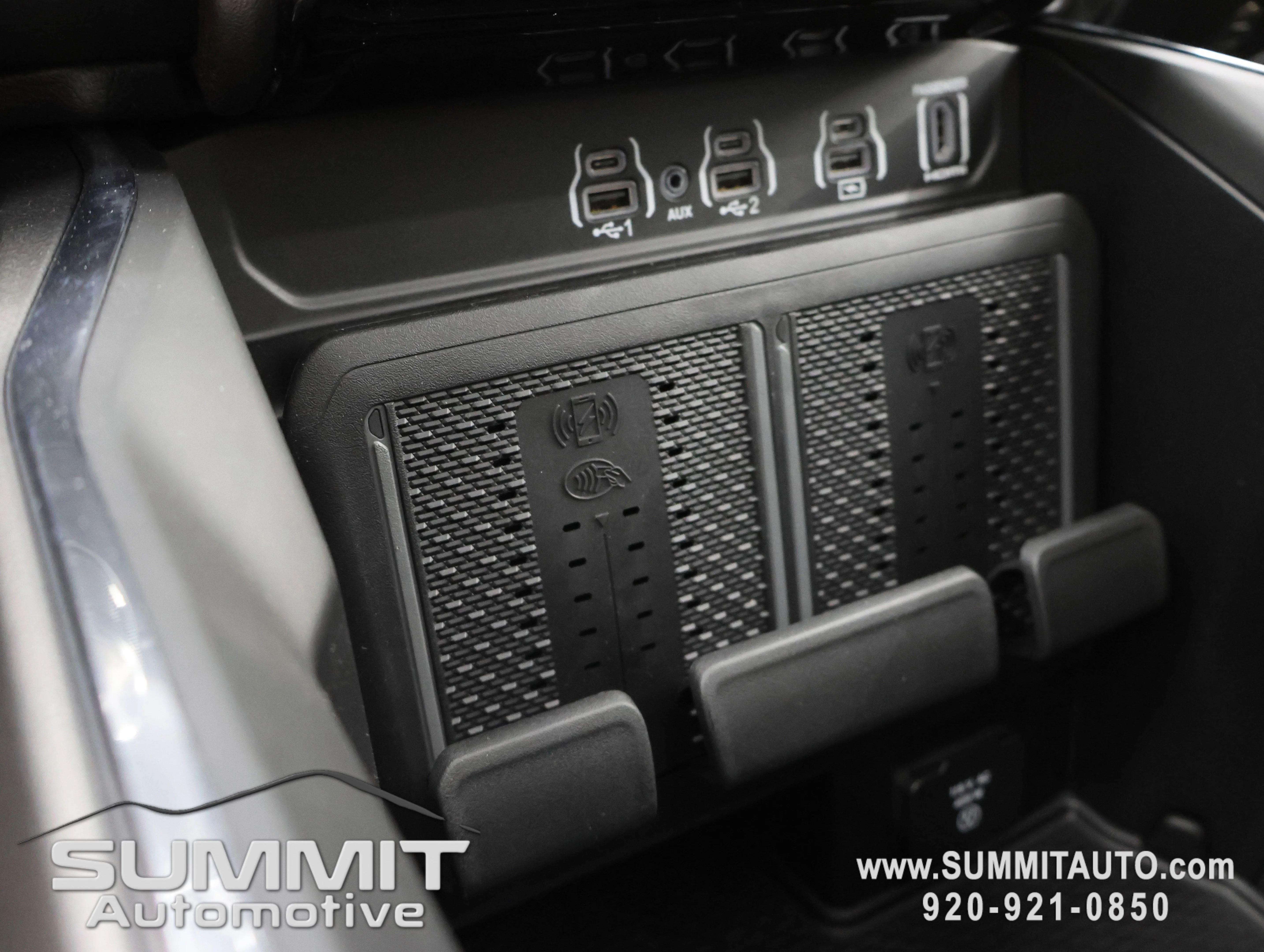 New 2026 Diamond Black Crystal Pearl-Coat Exterior Paint RAM Laramie image 55