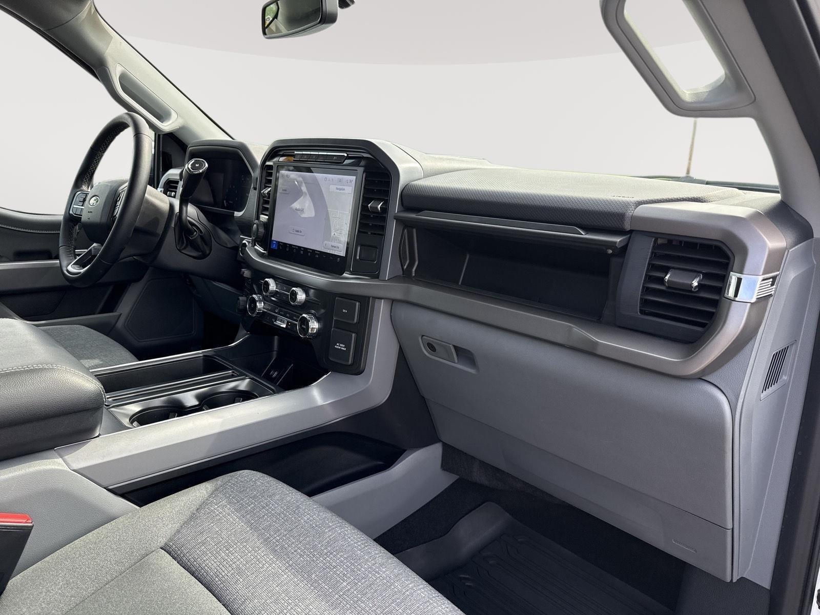 Used 2024 Oxford White Ford XLT image 31
