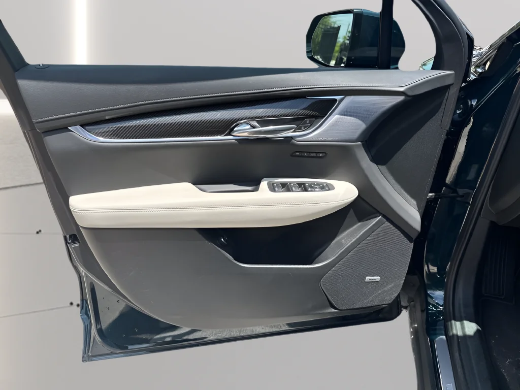 Used 2025 Green Cadillac Sport image 14