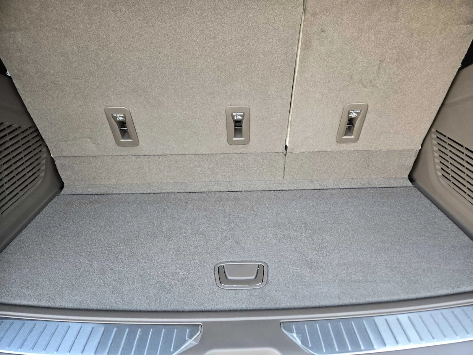 2027 GMC Yukon Denali - Photo 21
