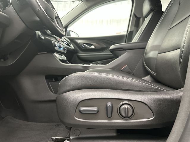Used 2023 Blue GMC SLT image 17