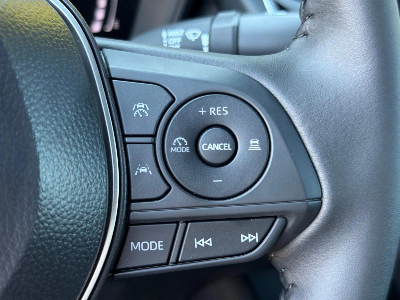 New 2027 Wind Chill Pearl Toyota SE image 25