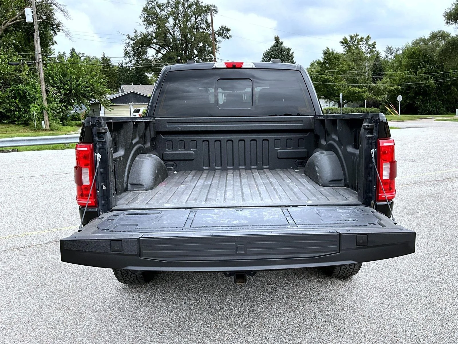 Used 2023 Black Ford XLT image 10