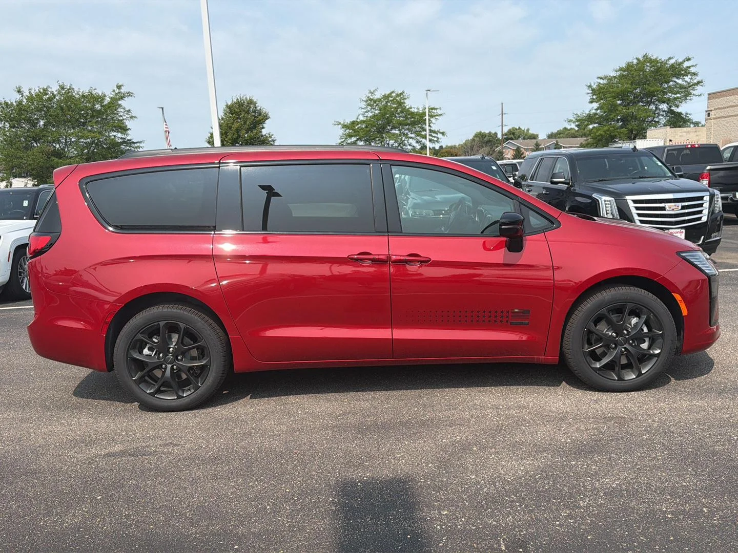New 2027 Red Hot Pearl-Coat Exterior Paint Chrysler Select image 8