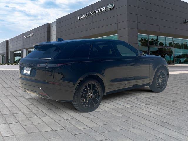 New 2026 Santorini Black Land Rover Dynamic SE image 5