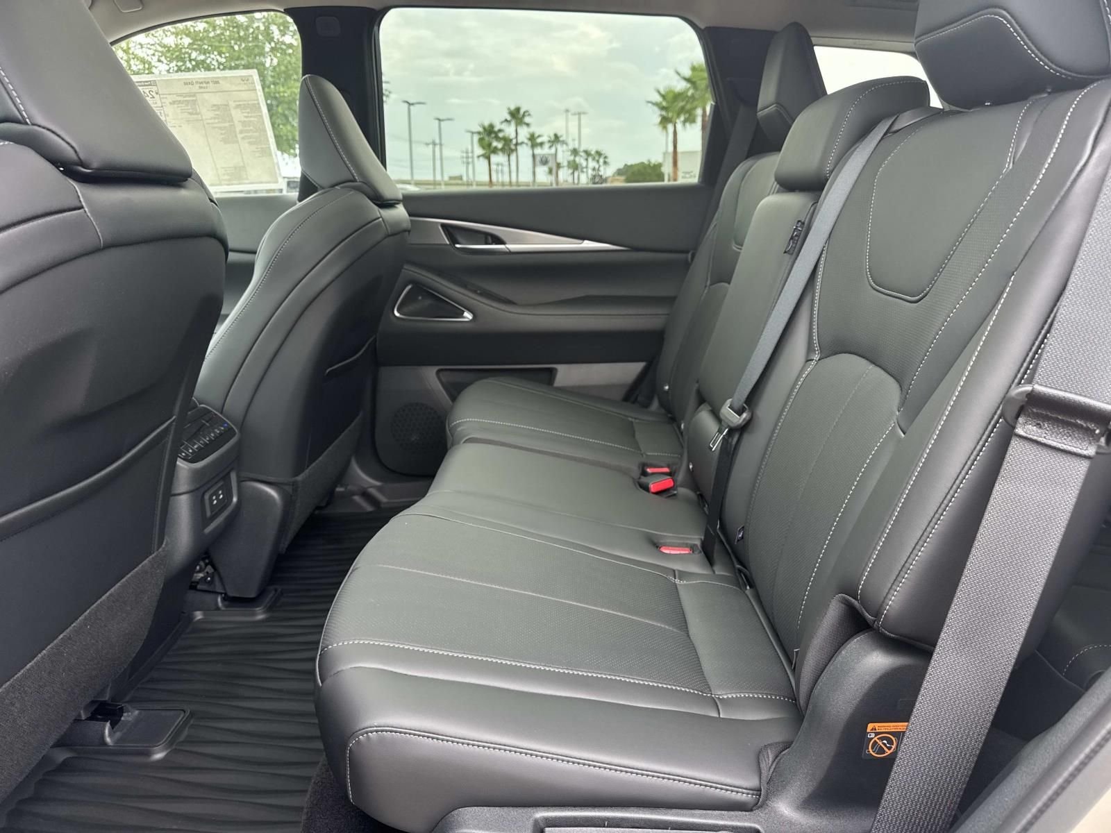 New 2027 WARM TITANIUM INFINITI Luxe FWD image 8