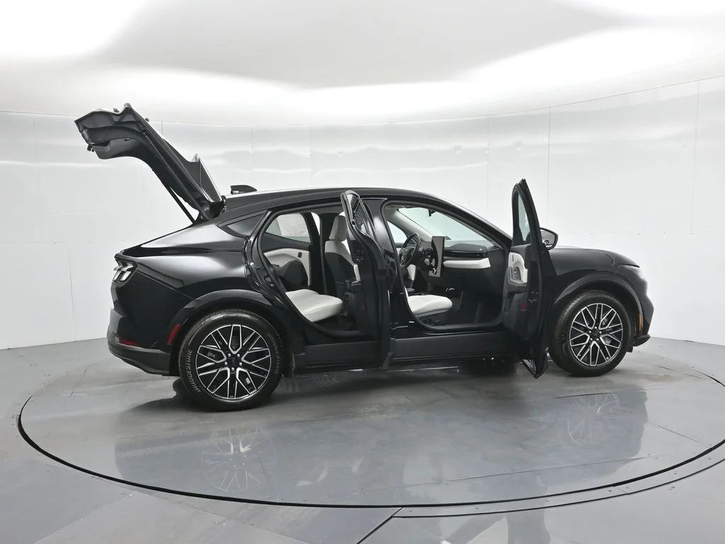 Used 2025 Black Ford Premium image 5