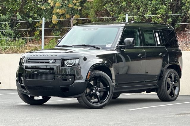 New 2026 Santorini Black Land Rover X-Dynamic SE image 1