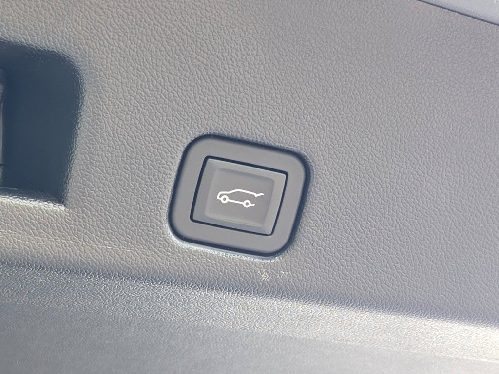 2026 GMC Acadia Elevation - Photo 16