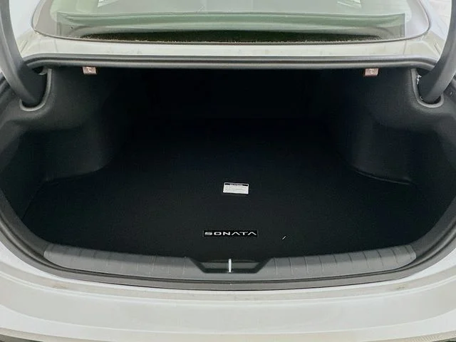 New 2026 White Hyundai SEL Sport image 22