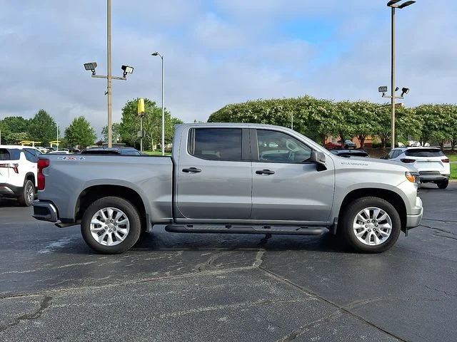 Used 2024 Gray Chevrolet Custom image 7