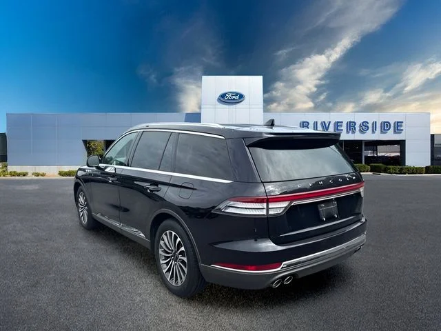 Used 2021 Black Lincoln Reserve image 5
