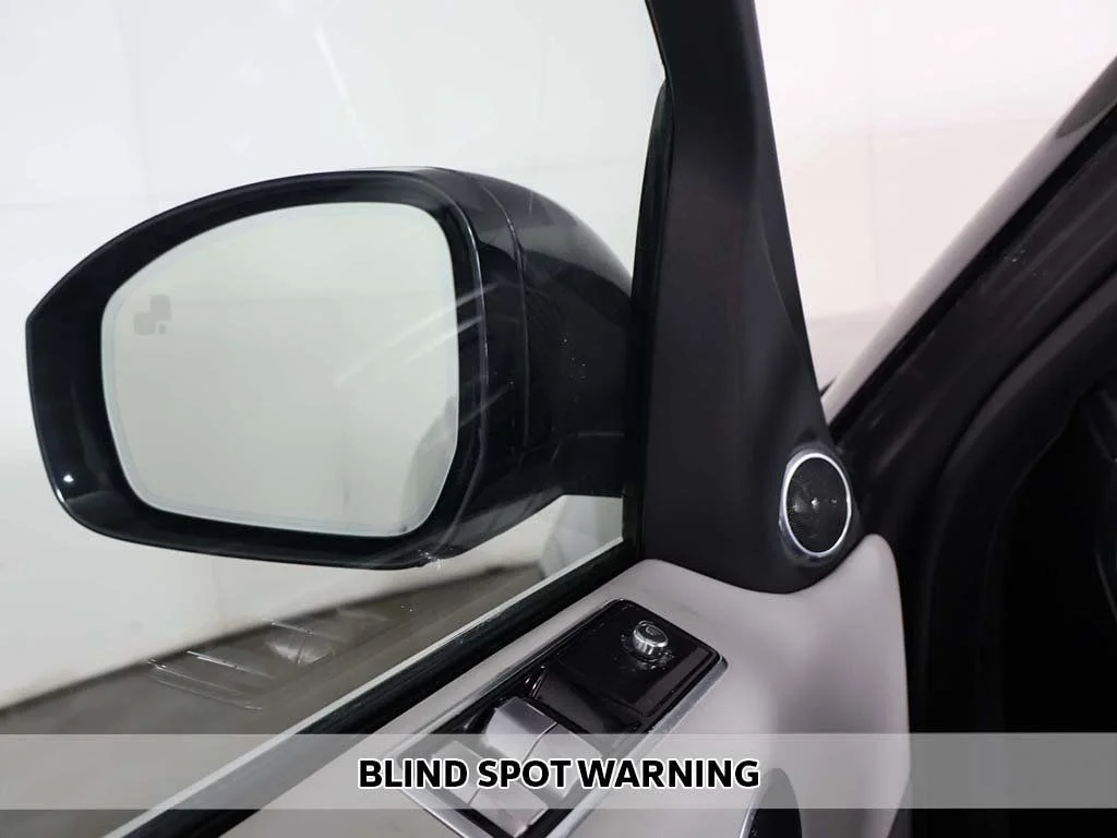 Used 2022 Gray Land Rover SVR image 9