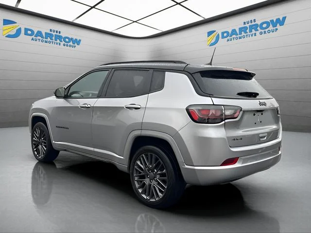 Used 2023 Silver Jeep Limited image 3
