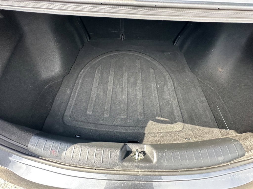 Used 2020 Gray Kia LXS image 28