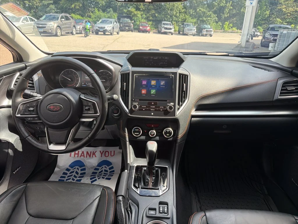 Used 2018 Silver Subaru 2.0i Limited image 43
