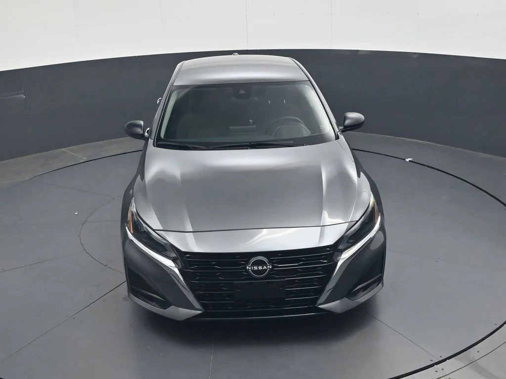 Used 2025 Gray Nissan 2.5 SV image 33