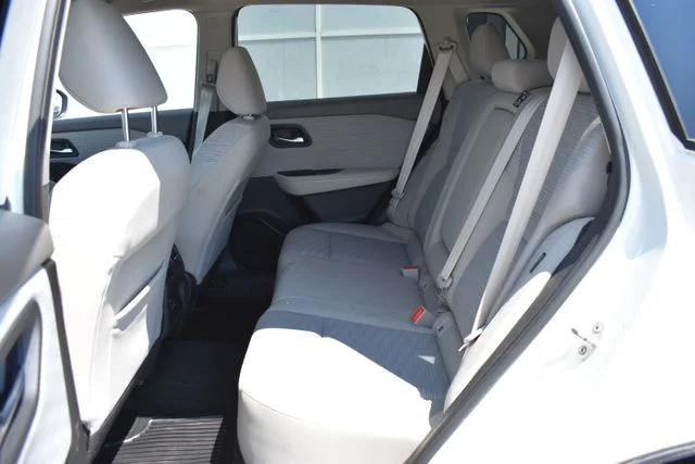 Used 2021 White Nissan SV image 13