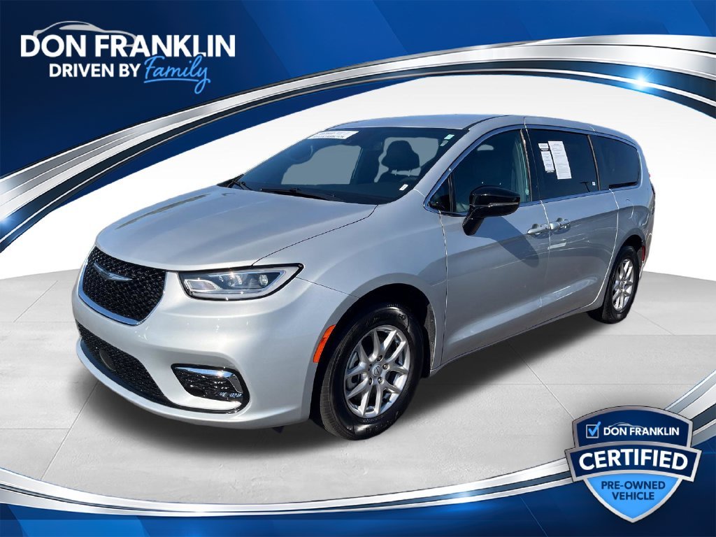 Used 2026 Silver Chrysler Select image 1